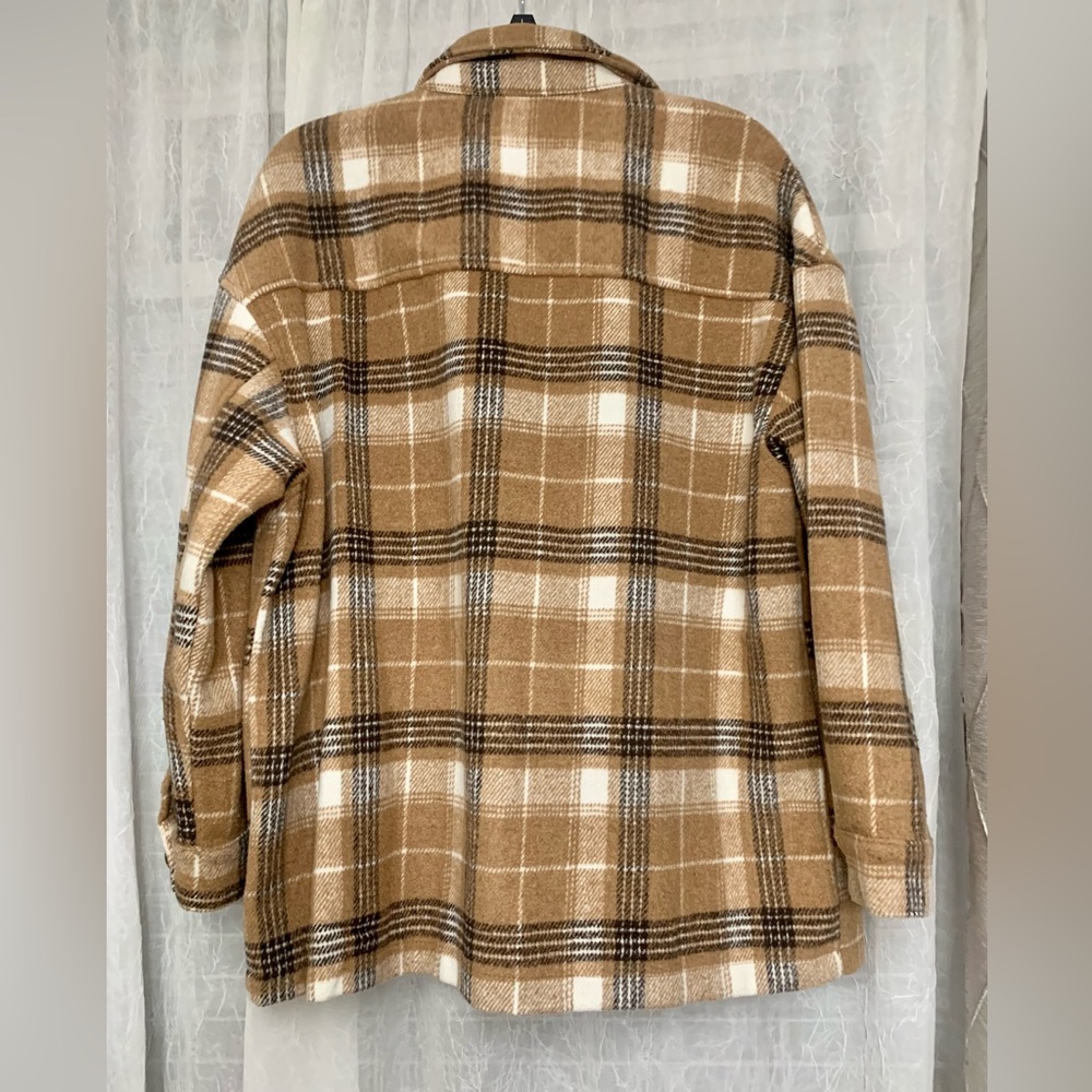 Buttoned Shacket - Picture 3 of 4